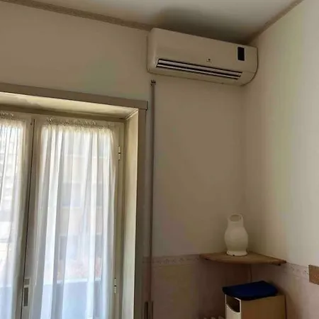 Pochi Passi Da San Pietro Metro A Cipro *